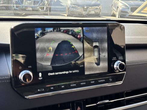 Used 2024 Mitsubishi Outlander 4WD Plug-In Hybrid image 28