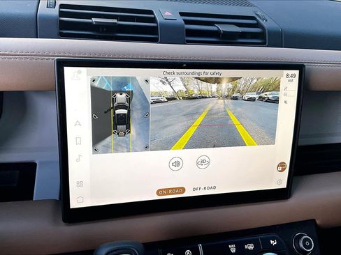 Used 2025 Land Rover Defender 110 X-Dynamic SE image 25