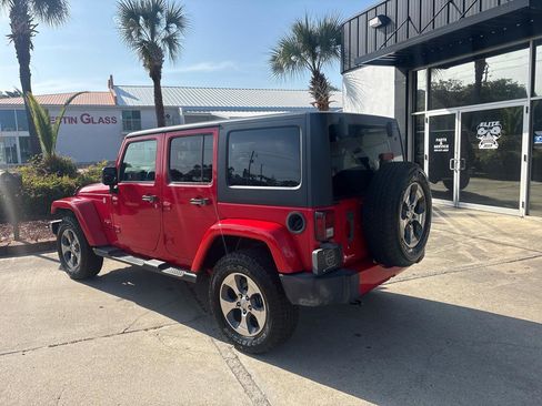 Used 2018 Jeep Wrangler Unlimited Sahara image 8