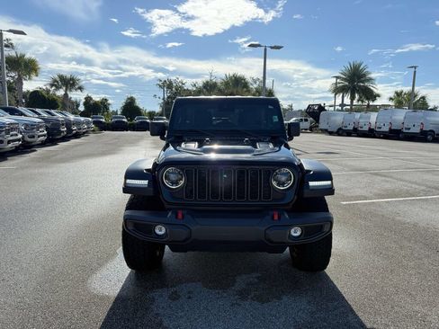 Used 2024 Jeep Wrangler Unlimited Rubicon AWD/4WD image 8