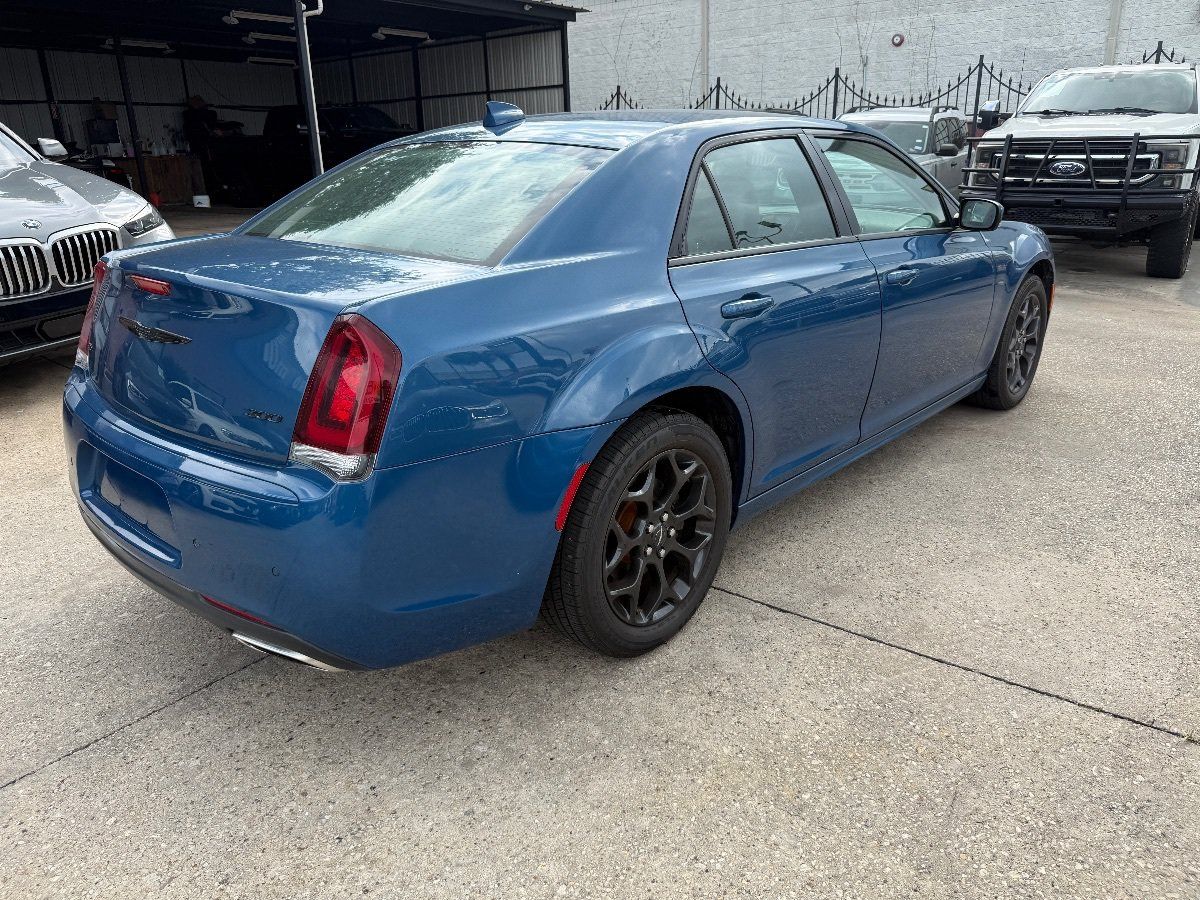Used 2021 Chrysler 300 Touring L AWD/4WD image 4