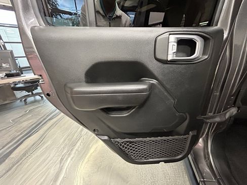 Used 2018 Jeep Wrangler Unlimited Rubicon image 48