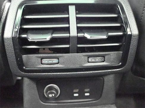 Used 2021 Audi Q3 2.0T Premium w/ Convenience Package image 17