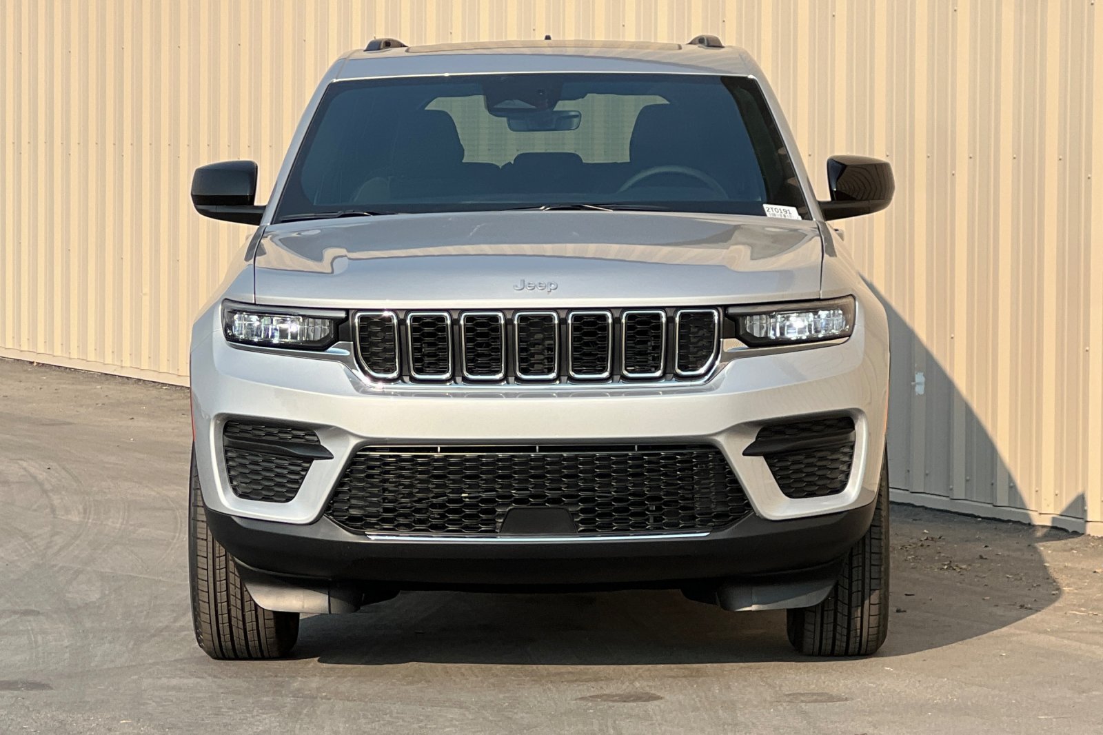 New 2026 Jeep Grand Cherokee Laredo X AWD/4WD image 2