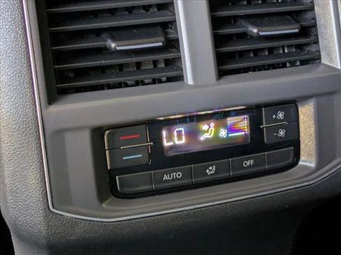 Used 2019 Volkswagen Atlas SE image 17