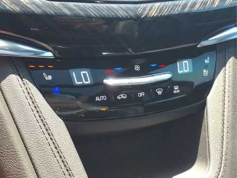 Used 2024 Cadillac XT6 Premium Luxury w/ LPO, Floor Liner Package AWD/4WD image 9