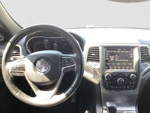 Used 2018 Jeep Grand Cherokee Limited AWD/4WD image 9