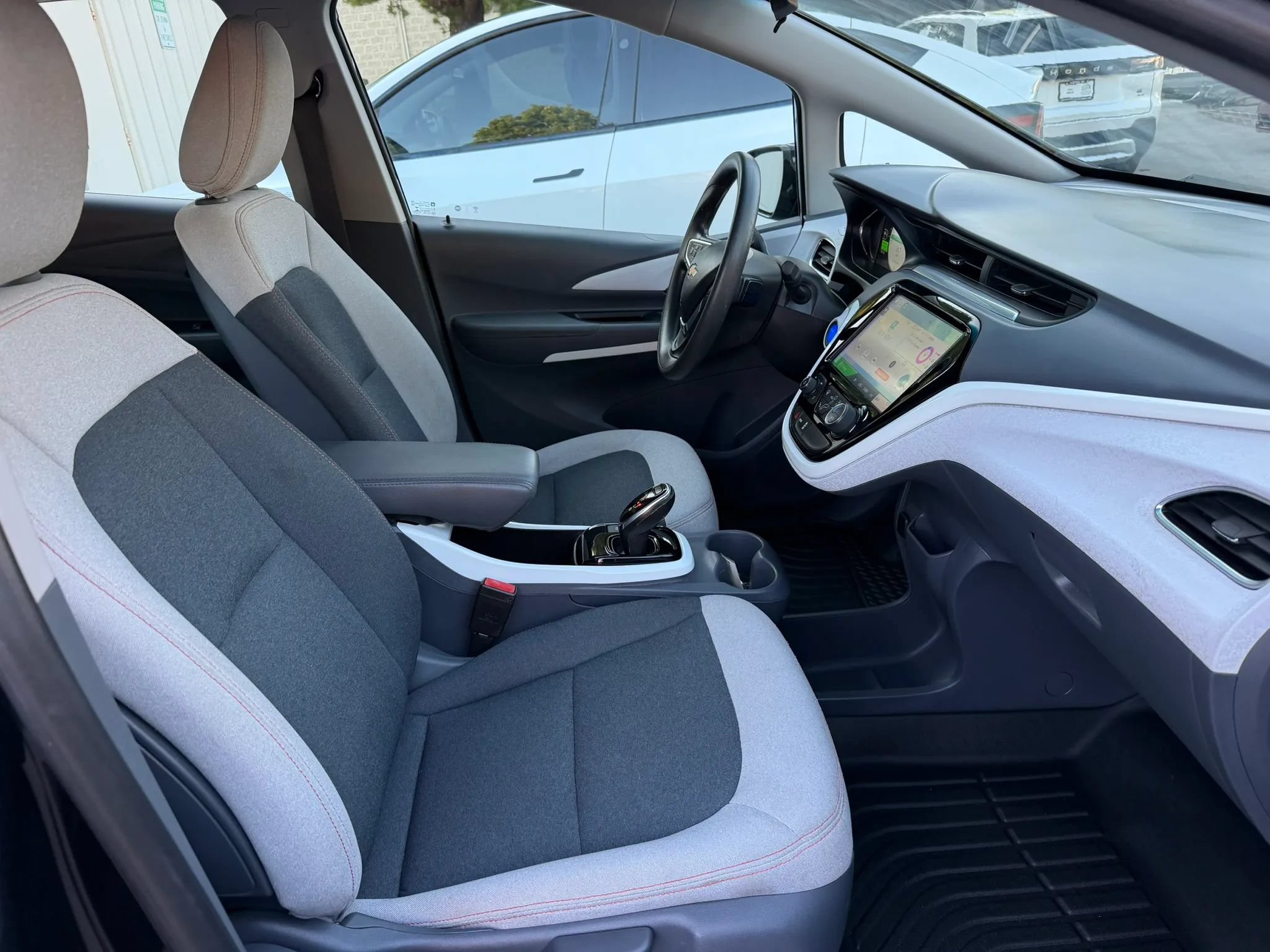 Used 2020 Chevrolet Bolt LT FWD image 22