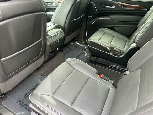 Used 2024 Cadillac Escalade Premium Luxury image 15
