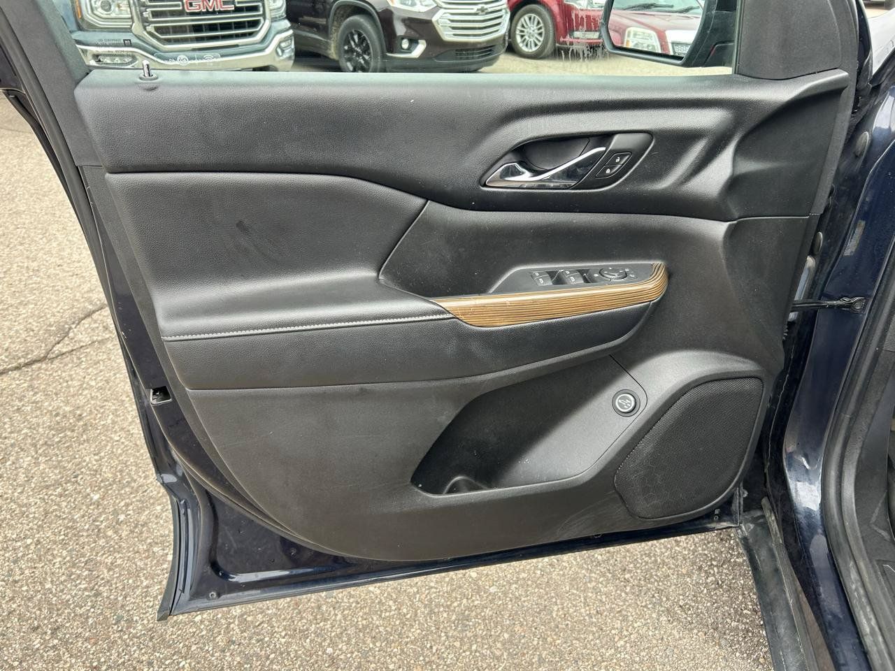 Used 2017 GMC Acadia SLE FWD image 15