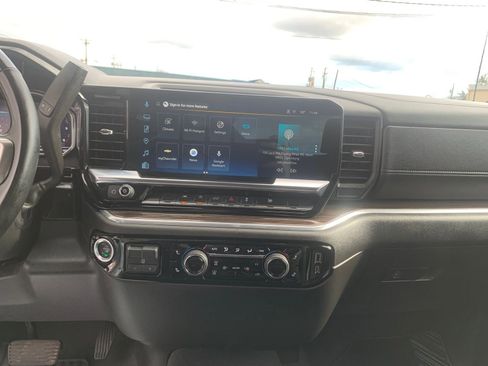 Used 2025 Chevrolet Silverado 1500 LT image 24