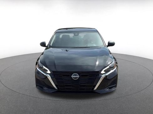 Used 2025 Nissan Altima 2.5 SV FWD image 4