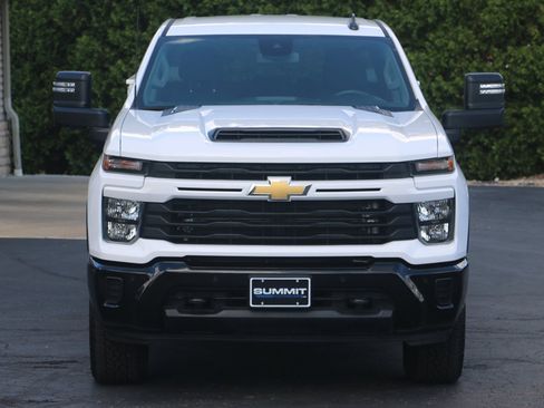 Used 2025 Chevrolet Silverado 2500 Custom w/ Custom Value Package AWD/4WD image 8