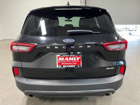 Used 2025 Ford Escape ST-Line Select AWD/4WD image 2