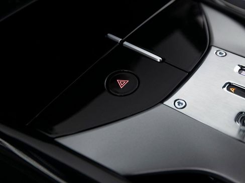 Used 2025 Ferrari Purosangue image 21