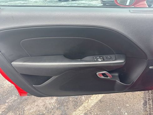 Used 2019 Dodge Challenger R/T w/ Plus Package image 17