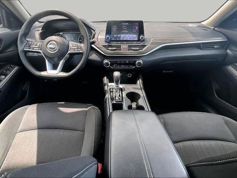 Certified 2025 Nissan Altima 2.5 SV FWD image 15