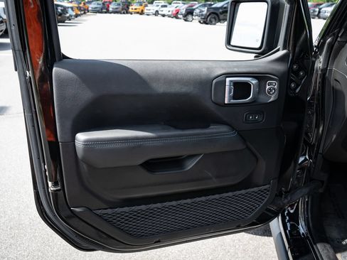Used 2021 Jeep Wrangler Unlimited Rubicon 4xe w/ Cold Weather Group AWD/4WD image 16