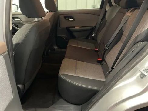 Used 2023 Nissan Rogue SV AWD/4WD image 12
