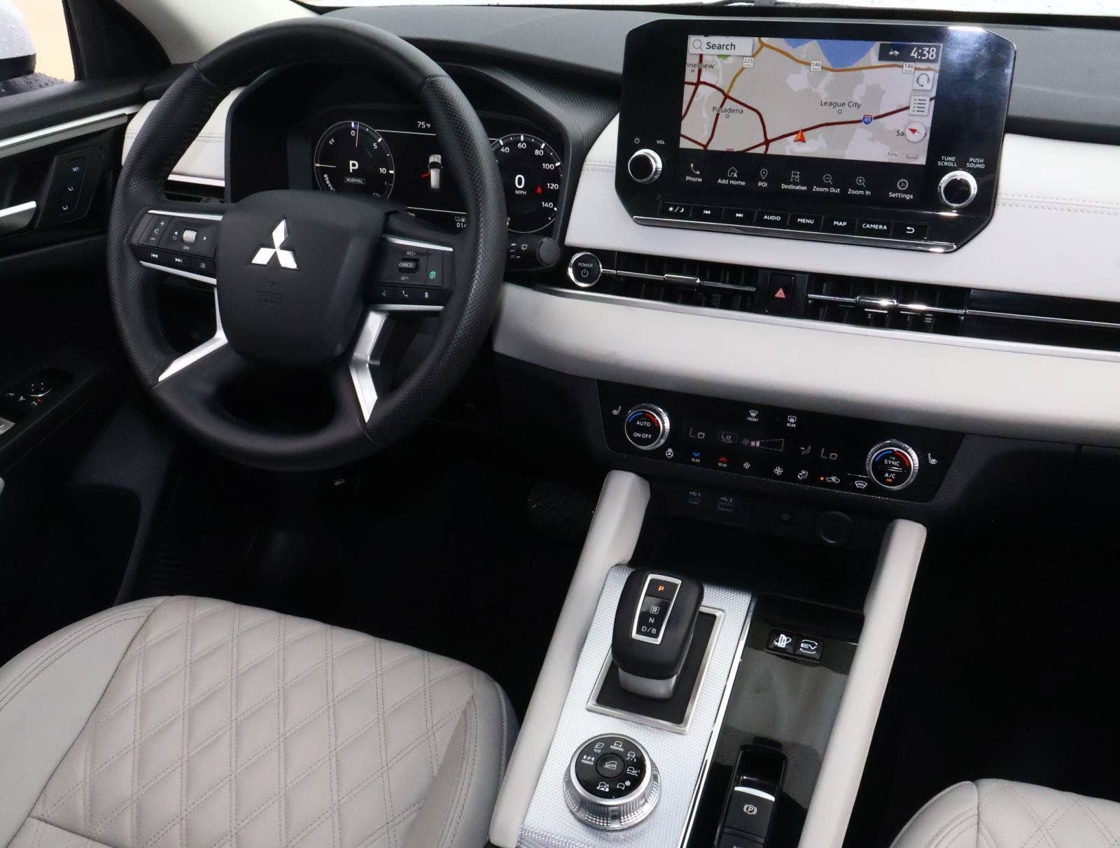 Used 2025 Mitsubishi Outlander SEL AWD/4WD image 10