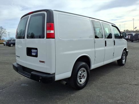 Used 2016 GMC Savana 2500 image 3