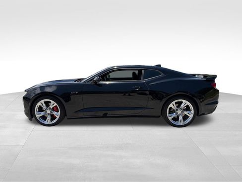 Used 2021 Chevrolet Camaro LT RWD image 8