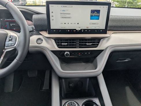 New 2026 Ford Explorer Active AWD/4WD image 13
