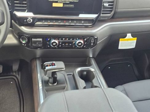 New 2026 GMC Sierra 1500 SLT AWD/4WD image 17