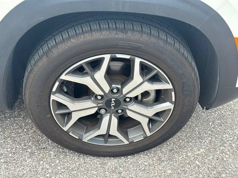 Used 2023 Kia Seltos EX AWD/4WD image 6
