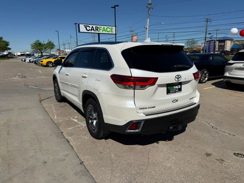 Used 2019 Toyota Highlander Limited Platinum image 9