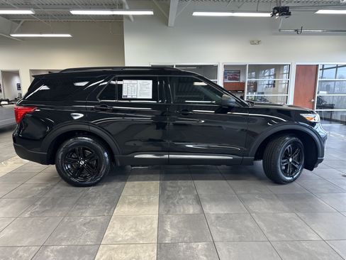 Used 2023 Ford Explorer XLT w/ Equipment Group 202A image 13