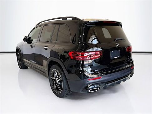 New 2025 Mercedes-Benz GLB 250 4MATIC image 3