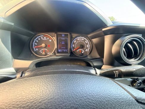 Used 2020 Toyota Tacoma SR RWD image 21