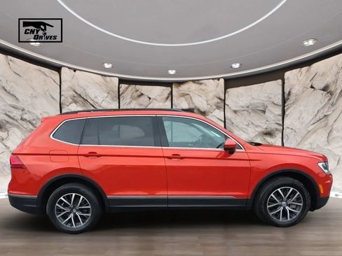 Used 2018 Volkswagen Tiguan SE AWD/4WD image 4