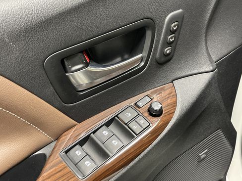 Used 2020 Toyota Sienna Limited Premium image 15