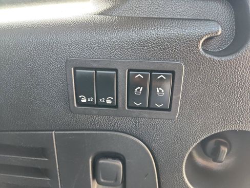 Used 2017 Chevrolet Suburban Premier AWD/4WD image 16