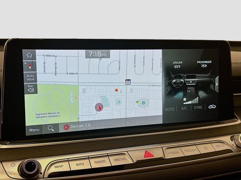 Used 2020 Kia K900 Luxury image 22