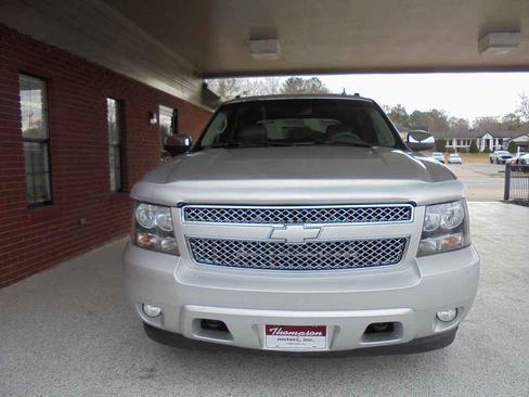 Used 2012 Chevrolet Avalanche LT w/ All-Star Edition image 3