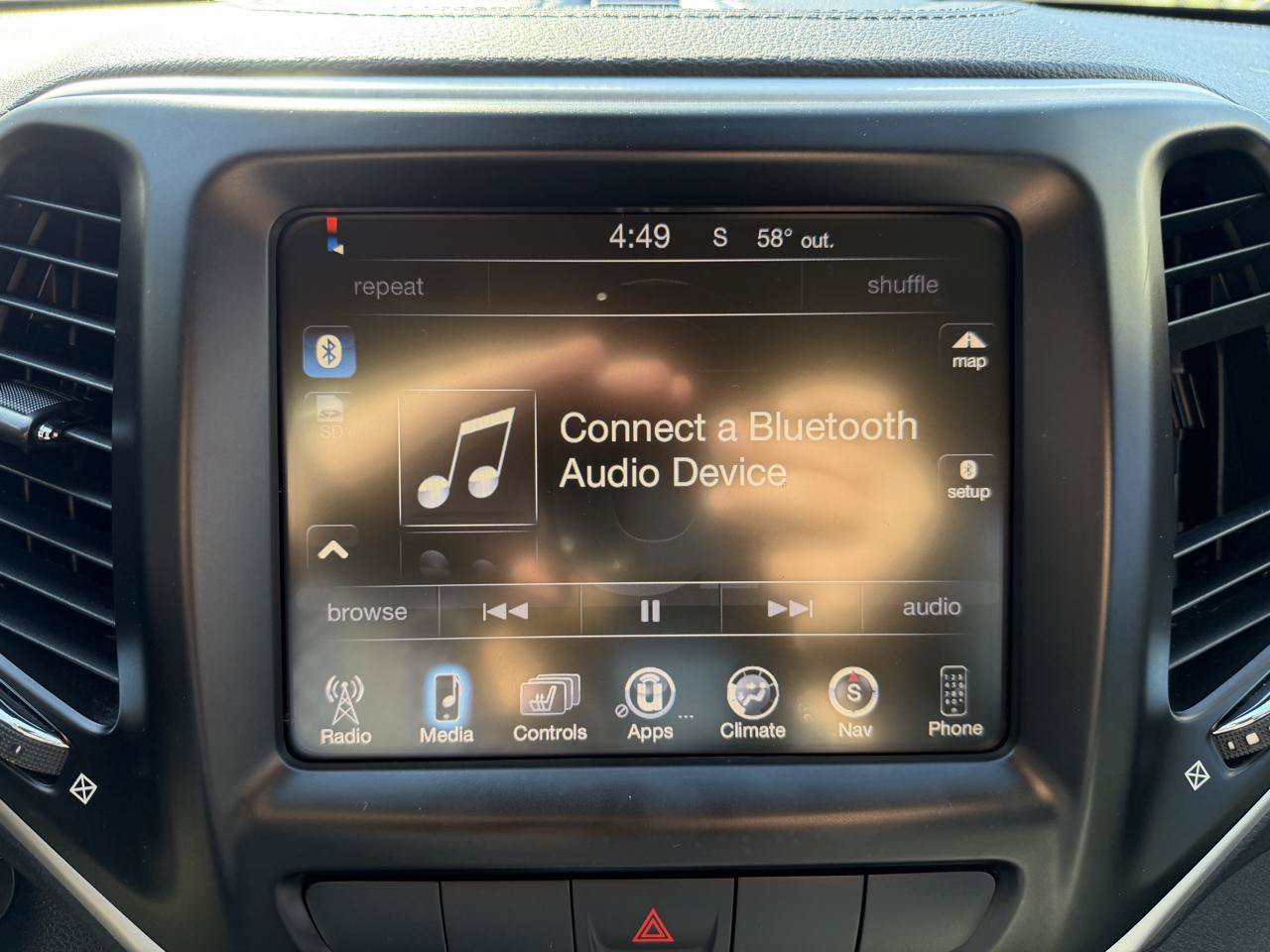 Used 2014 Jeep Cherokee Latitude w/ Cold Weather Group AWD/4WD image 33