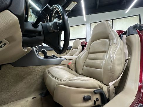 Used 2007 Chevrolet Corvette Convertible w/ Preferred Equipment Group RWD image 20