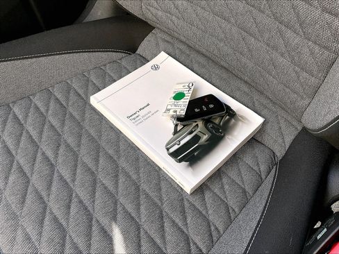 Certified 2025 Volkswagen Tiguan S FWD image 10
