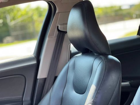 Used 2016 Volvo V60 T5 Premier w/ Convenience Package FWD image 32