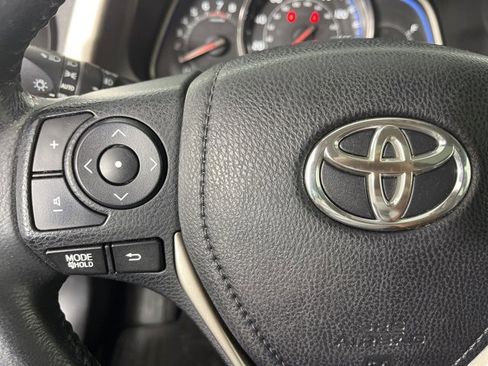 Used 2014 Toyota RAV4 Limited image 9