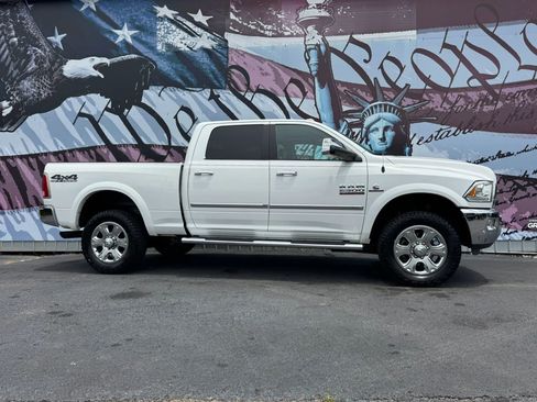 Used 2018 RAM 2500 Laramie AWD/4WD image 1