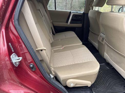 Used 2011 Toyota 4Runner SR5 w/ Convenience Pkg image 12