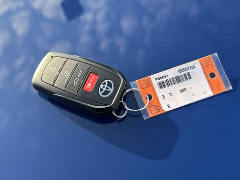 Certified 2025 Toyota Camry SE image 35