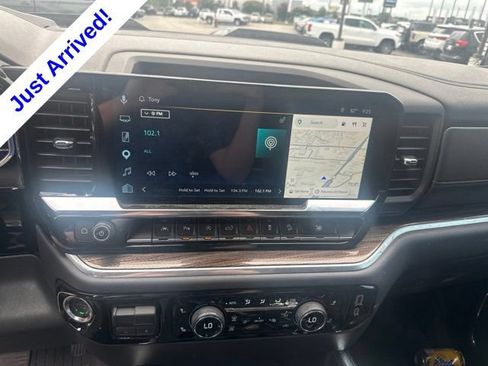 Used 2025 Chevrolet Silverado 1500 LT Trail Boss w/ LT Trail Boss Premium Package AWD/4WD image 12