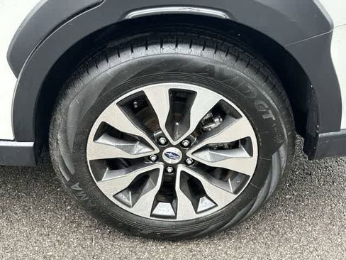 Certified 2025 Subaru Outback Limited image 5