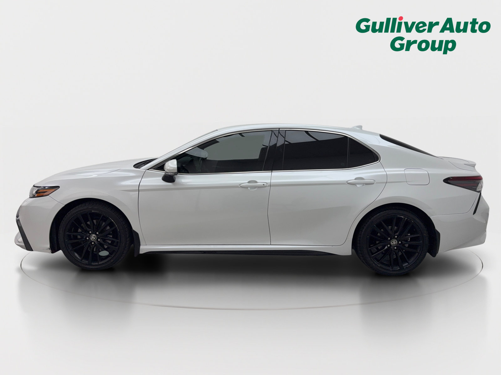Used 2021 Toyota Camry XSE FWD image 3