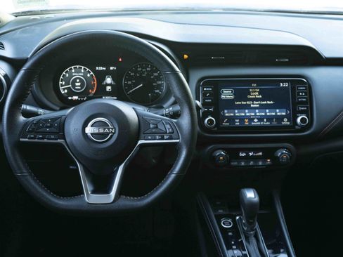 Used 2023 Nissan Kicks SR FWD image 19